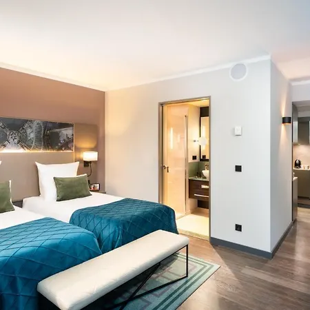 Leonardo Royal Hotel 4*