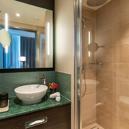 Hotel Leonardo Royal