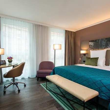 Hotel Leonardo Royal 4*