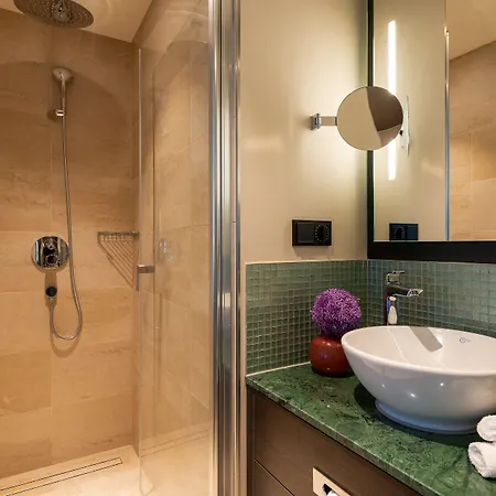 Leonardo Royal Отель