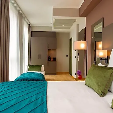 Leonardo Royal Hotel 4*