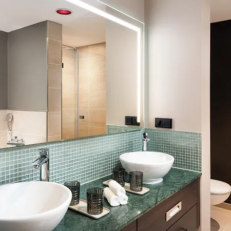 Hotell Leonardo Royal 4*